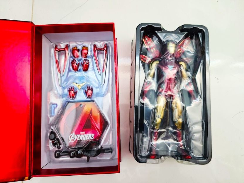 Delite Legendary IRON MAN with Accessories - Image 5