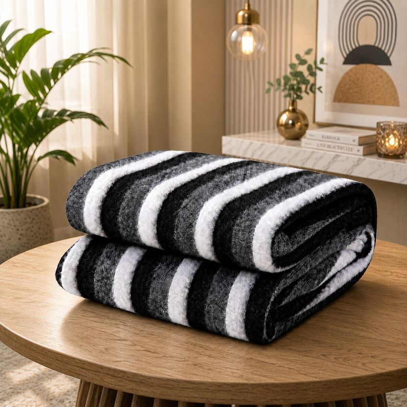 Huemic Striped Single AC Blanket for Mild Winter - Image 1
