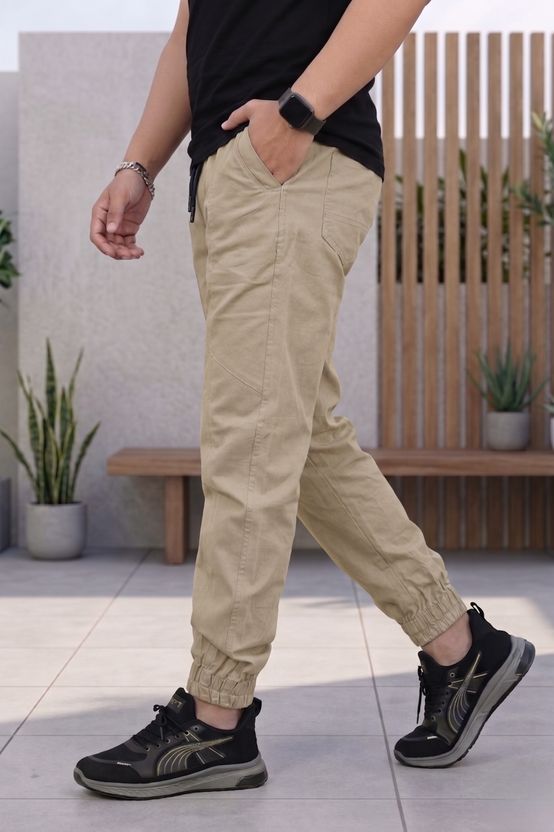 वेनरब Men Khaki Tapered Trousers - Image 3