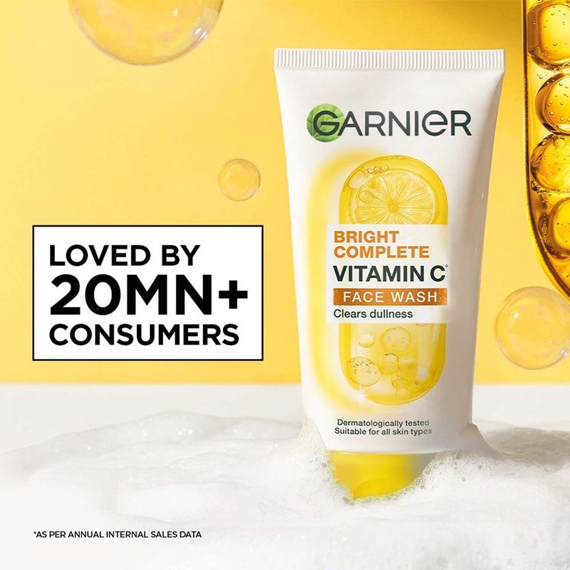 GARNIER Bright Complete Vitamin C Cleanser - Image 2