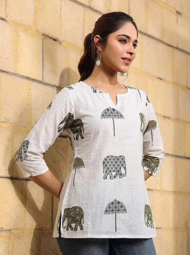 Surhi Women Printed Straight Kurta - Image 4