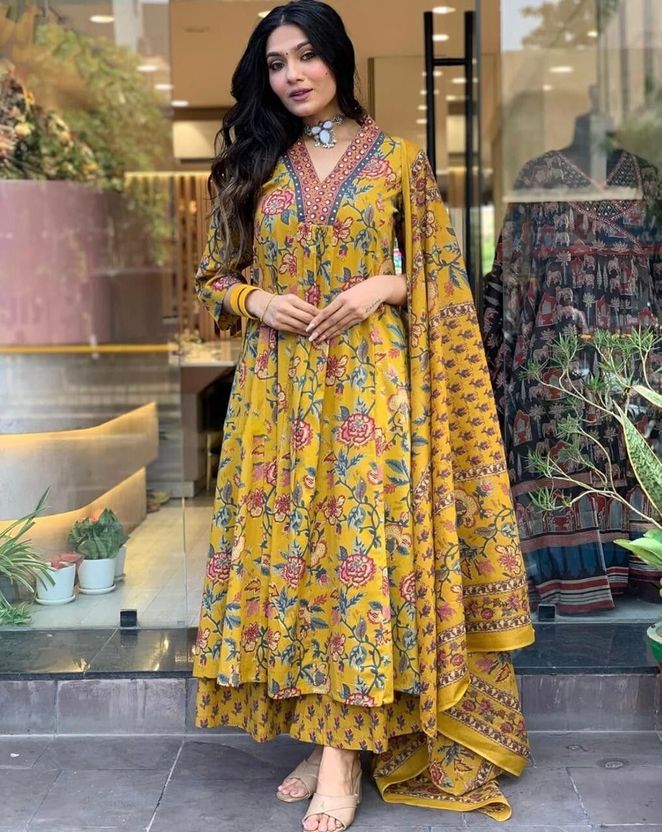 SHIRIN CREATION पैक ऑफ3 प्रिंटेड विस्कोस रेयॉन A-लाइन के लिए - Image 1