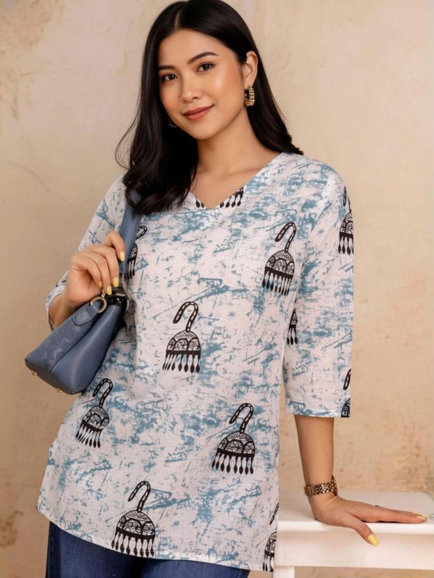 Surhi Women Printed Straight Kurta - Image 9
