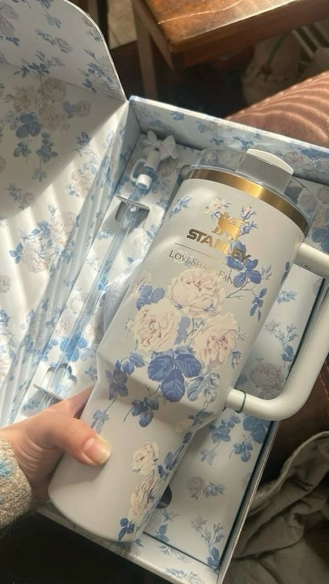 Stanley Gift Edition Insulated Tumbler With Straw - Image 4