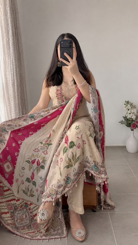 aadiethnic Printed Kurta, Trouser & Dupatta Set - Image 1