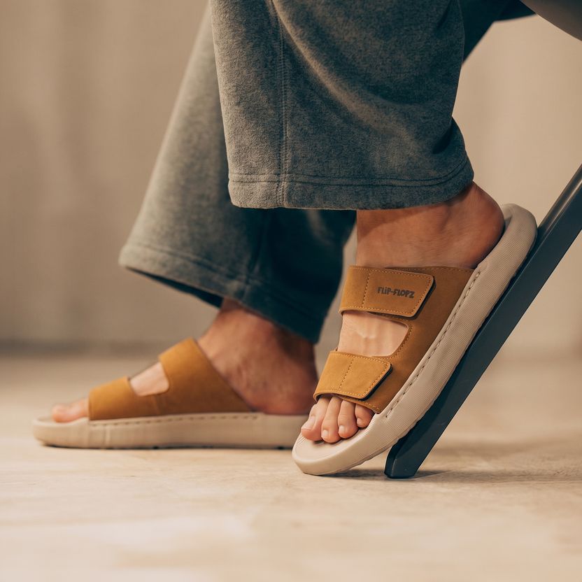WALKAROO Men Sandals - Image 1
