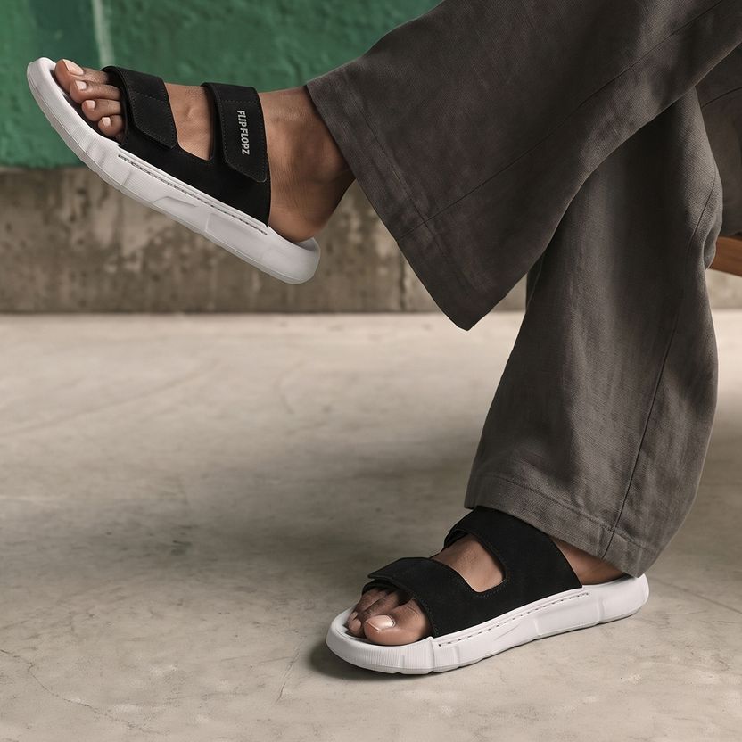 WALKAROO Men Sandals - Image 9
