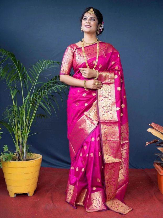 Mishowglitter Woven Patola Jacquard Silk Saree (Green) - Image 7