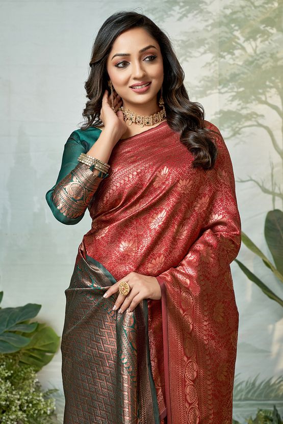 SURUKH Woven Banarasi Jacquard Silk Blend Saree (Multicolor) - Image 5