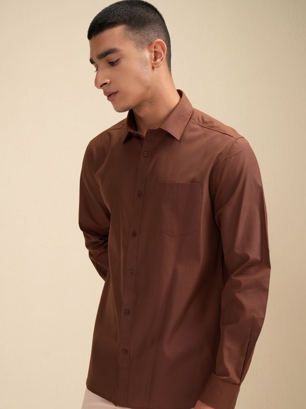 HIGHLANDER Men Slim Fit Solid Cut Away Collar Formal Shirt - Image 4