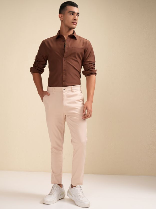 HIGHLANDER Men Slim Fit Solid Cut Away Collar Formal Shirt - Image 3