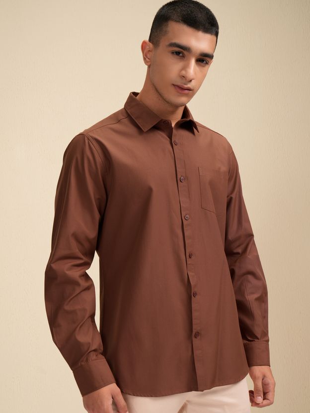 HIGHLANDER Men Slim Fit Solid Cut Away Collar Formal Shirt - Image 6