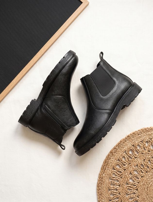 Biggie Men's Lightweight Chelsea Boots - Image 1