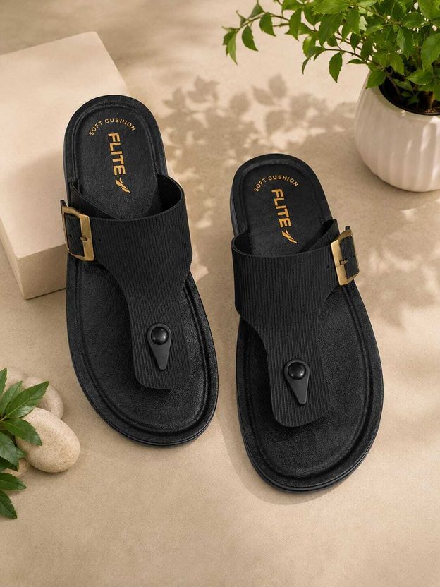 FLITE Men Slippers - Image 1
