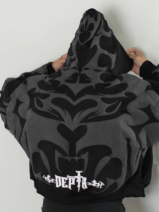 HoodieHavens Full Sleeve Printed Hooded Sweatshirt - Image 2