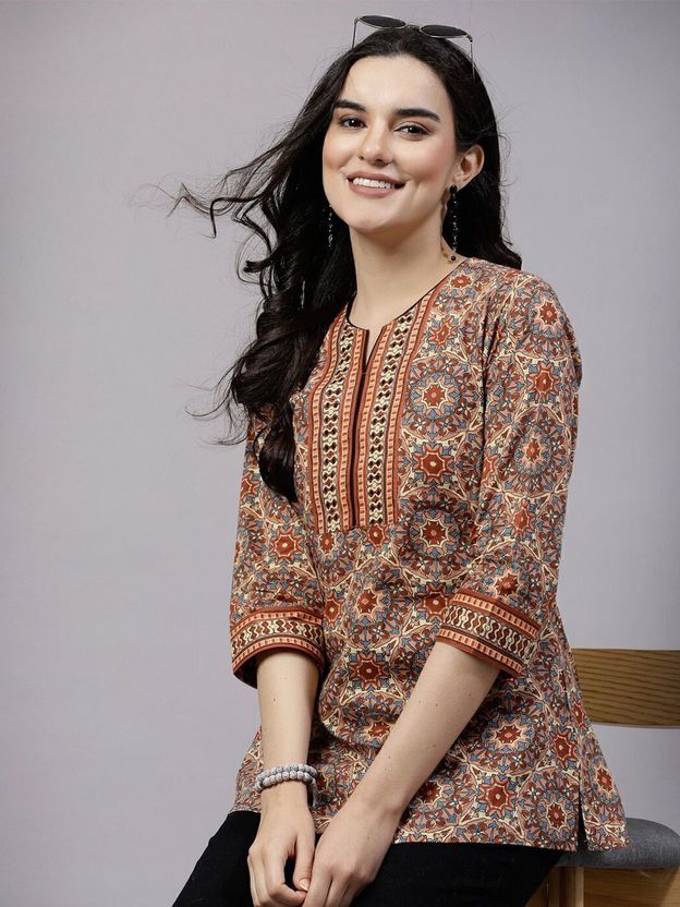Da vastraagaar Women Brown Printed Top - Image 1