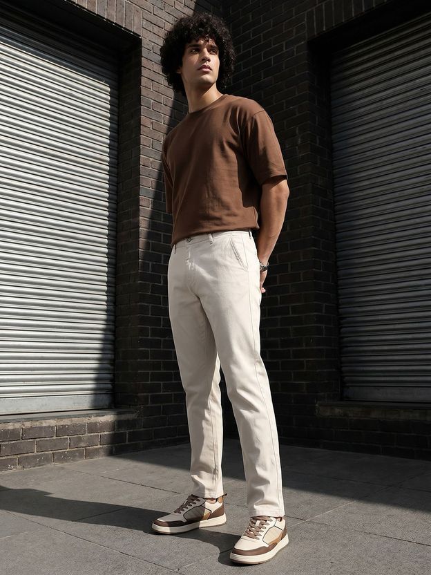 Roadster Men White Cotton Trousers - Image 1