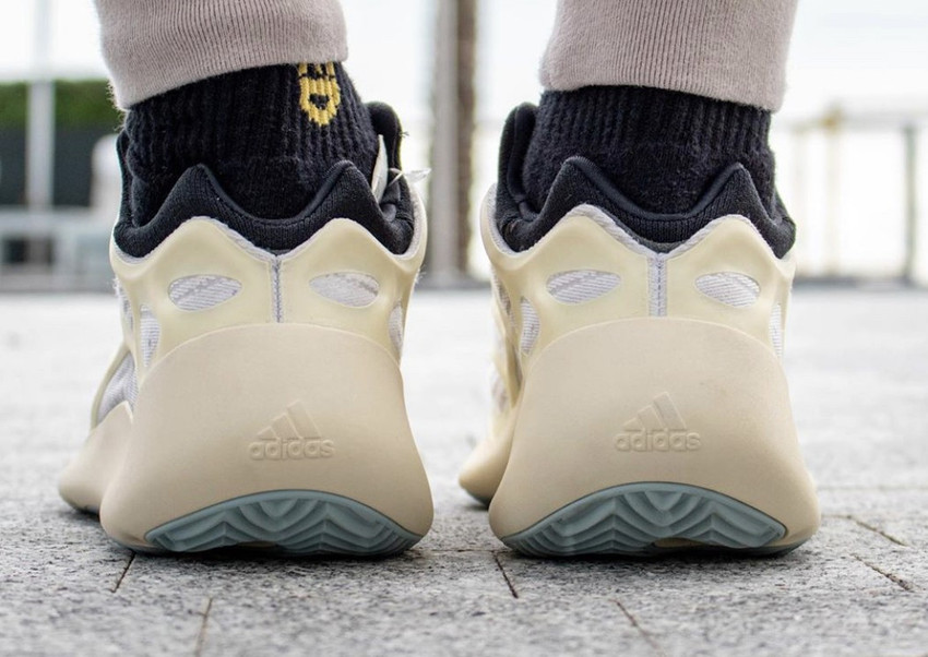 ADIDAS YEEZY 700 V3 AZAEL Running Shoes For Men - Buy ADIDAS YEEZY 