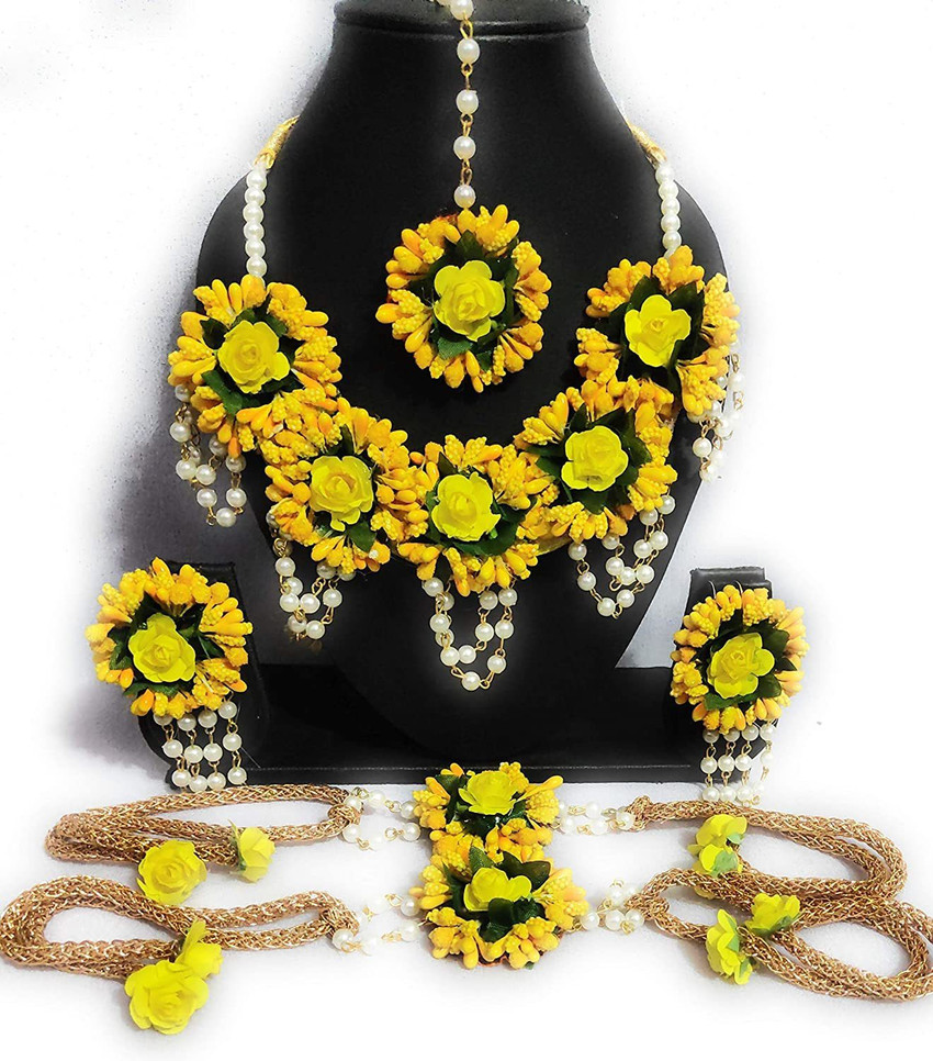 Yellow jewellery for haldi top