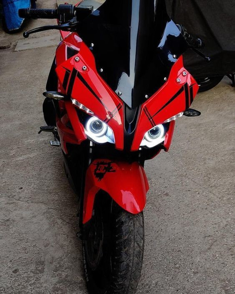 New Pulsar RS 200 best White