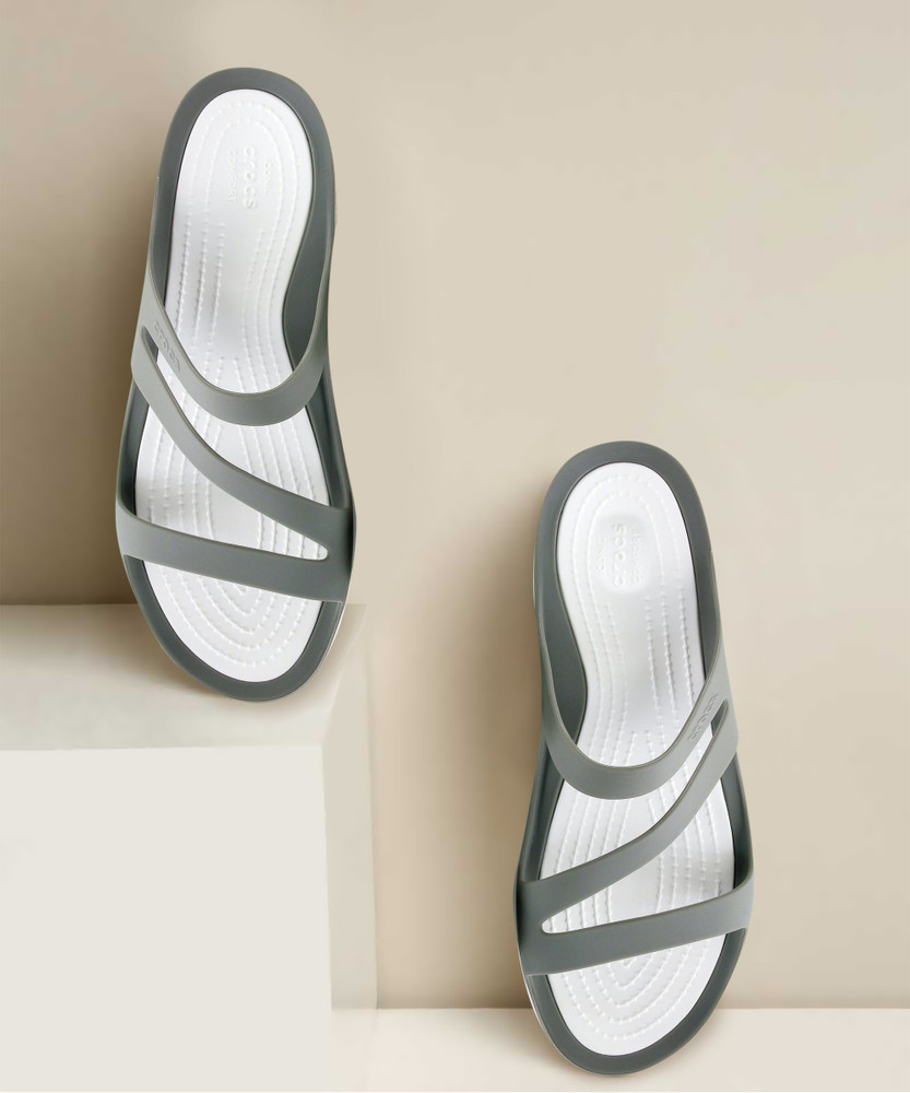 Crocs price flipkart sales