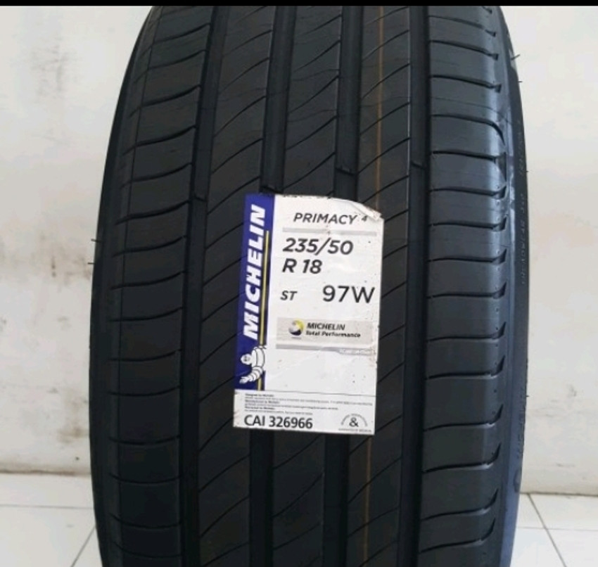 MICHELIN 235/50-R18 PRIMACY 4 ST 4 Wheeler Tyre Price in