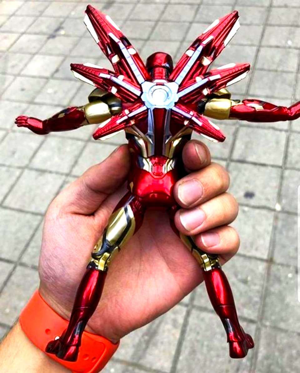 Delite Legendary IRON MAN with Accessories - Image 7