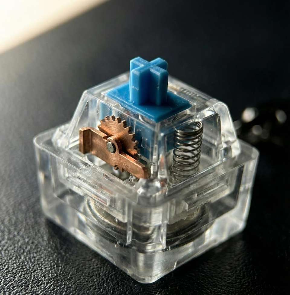 SIMESTICH Mechanical Keyboard Switch Keychain, Blue - Image 7