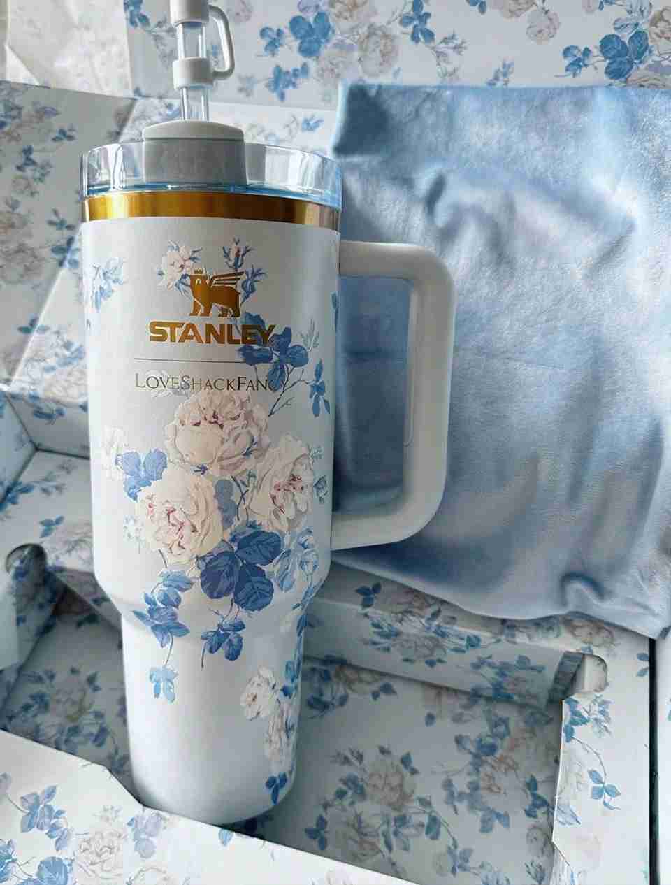 Stanley Gift Edition Insulated Tumbler With Straw - Image 9