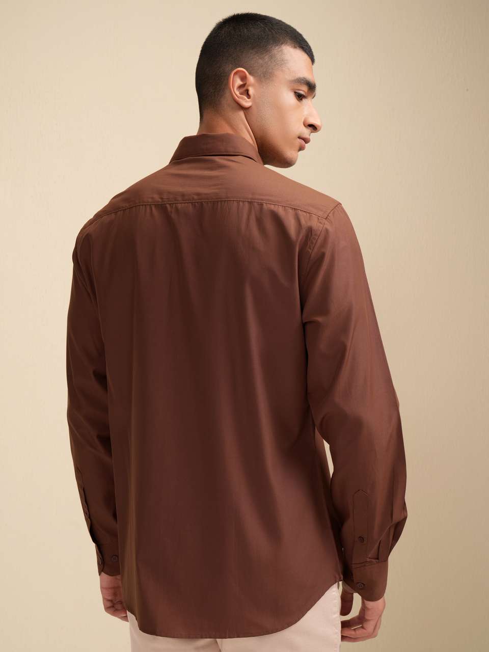 HIGHLANDER Men Slim Fit Solid Cut Away Collar Formal Shirt - Image 9
