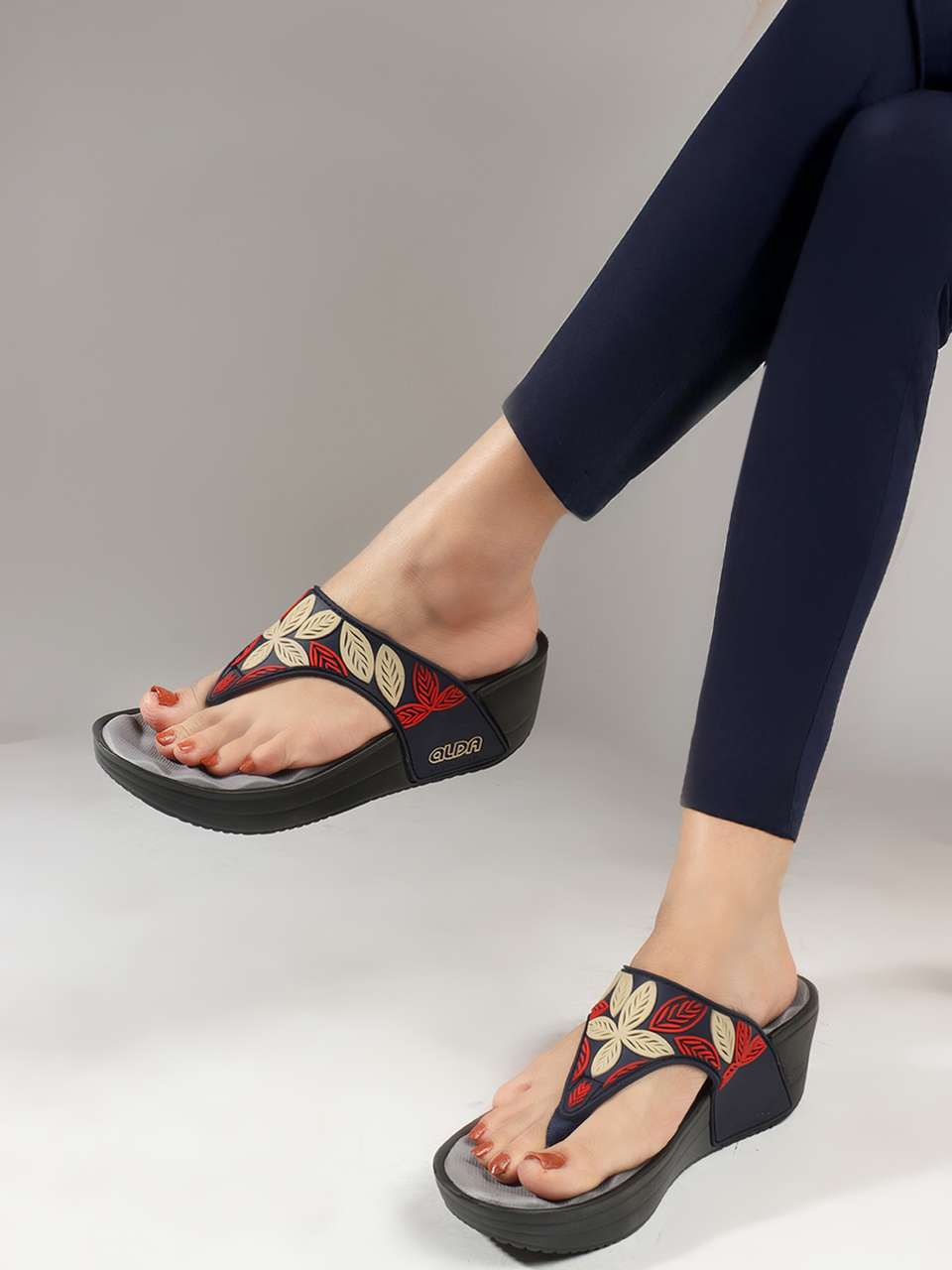 Alda Women Slippers Grey Size 3 - Image 9